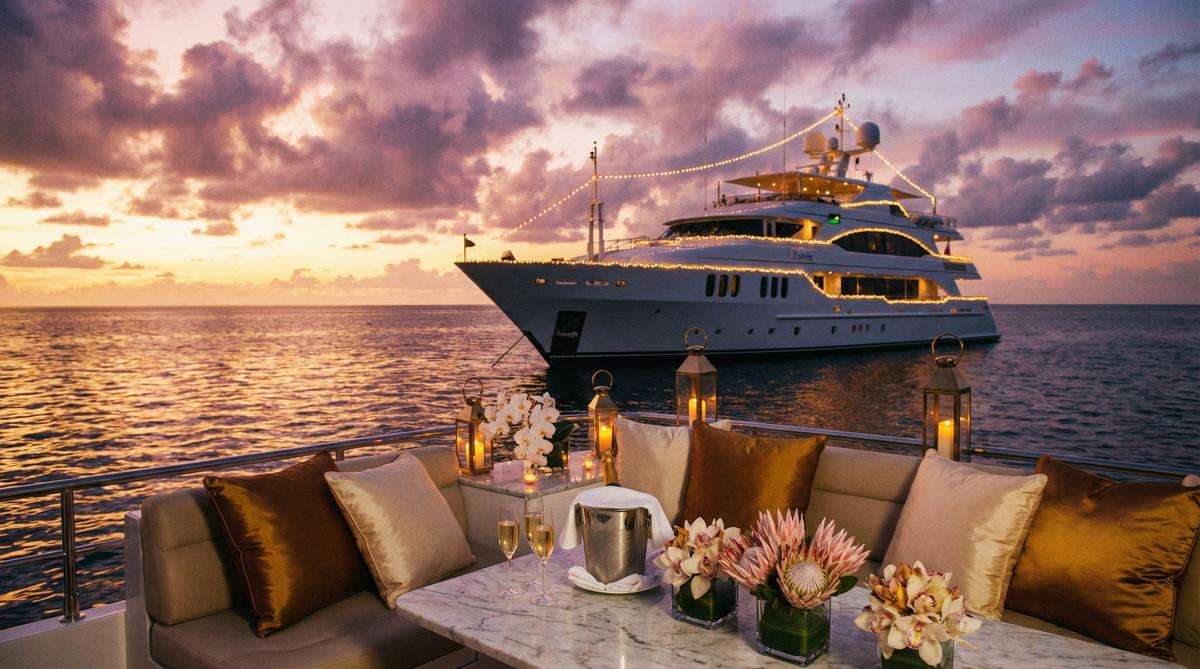 免费看片传媒游艇派对传媒演示奢华场景拍摄